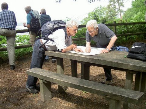 Bild 7 Grenzwanderung im Steinerzipfel.JPG